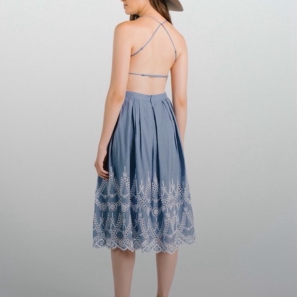 NWOT - Kendall & Kylie Halter Neck Eyelet Dress - Picture 3 of 10